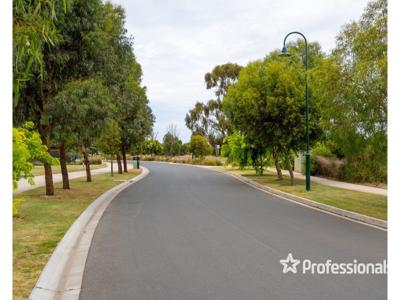36 Peter Thomson Circuit, Yarrawonga VIC 3730