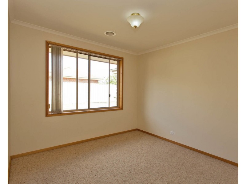 13 Dalton Avenue, Wodonga VIC 3690