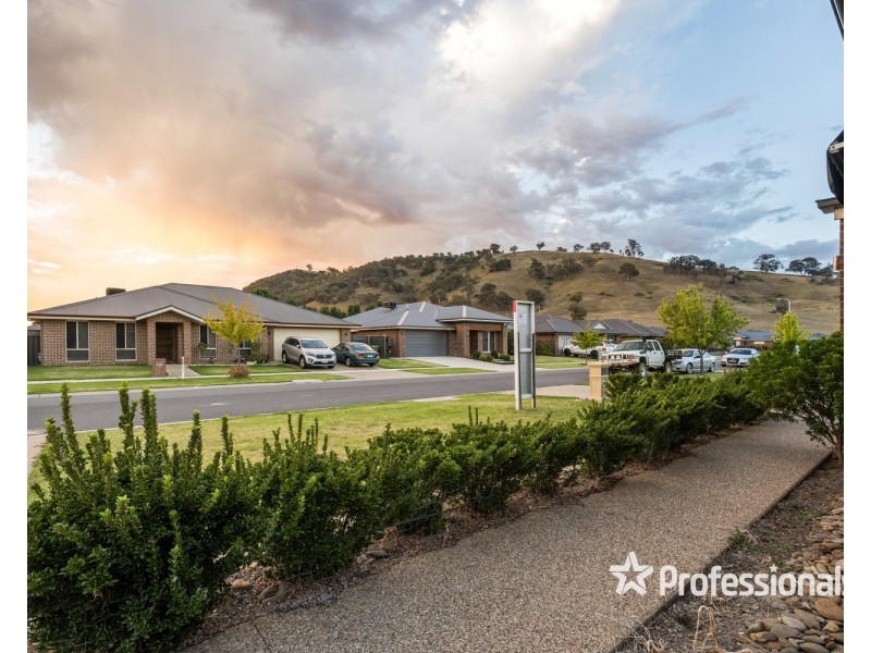 8 Strickland Street, Killara VIC 3691