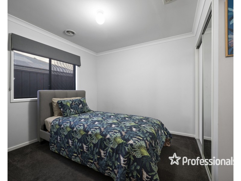 8 Strickland Street, Killara VIC 3691