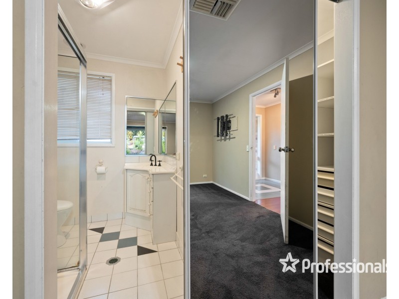 2 Ironbark Road, Thurgoona NSW 2640