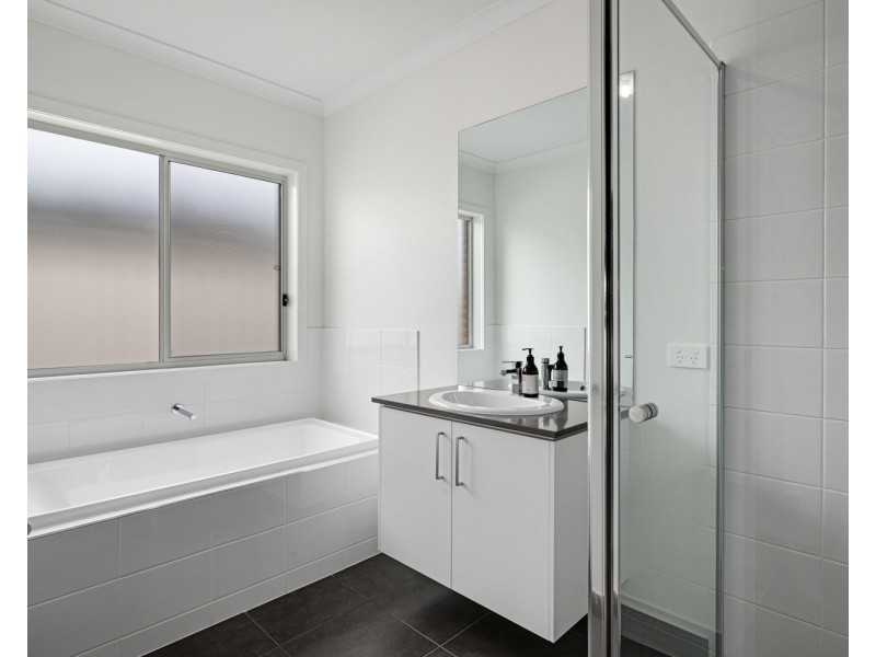 17 Beadsworth Street, Baranduda VIC 3691