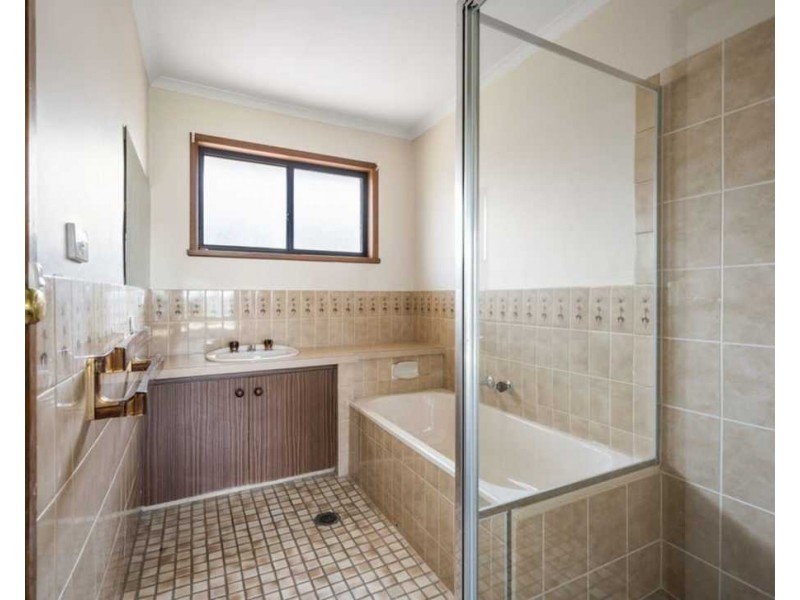 1/396E Ross Circuit, Lavington NSW 2641