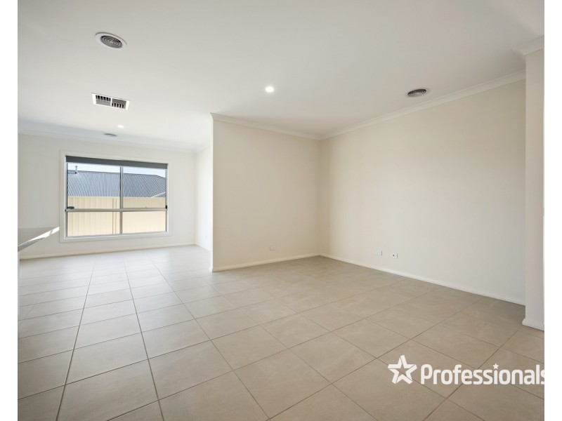 24 Lexcen Street, Baranduda VIC 3691