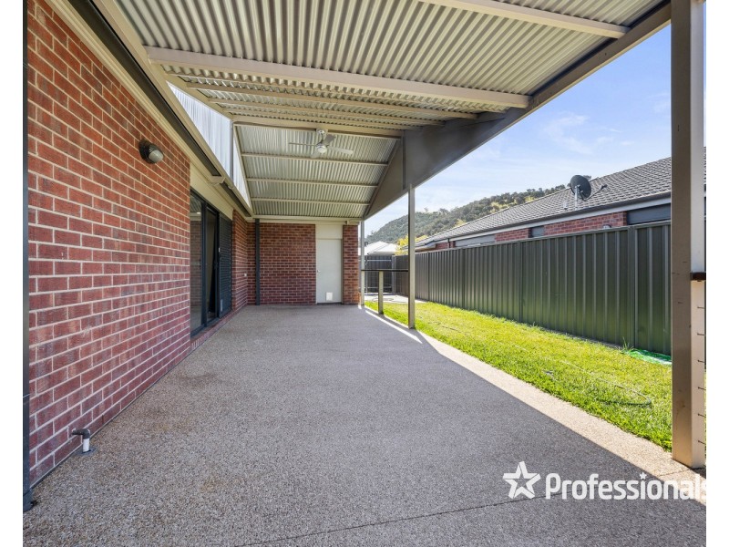8 Strickland Street, Killara VIC 3691