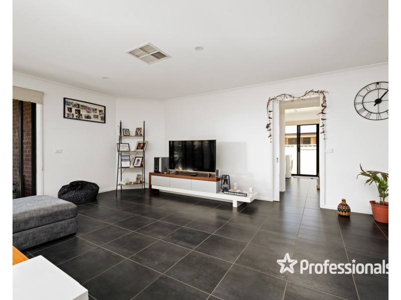 6 Darling Street, West Wodonga VIC 3690