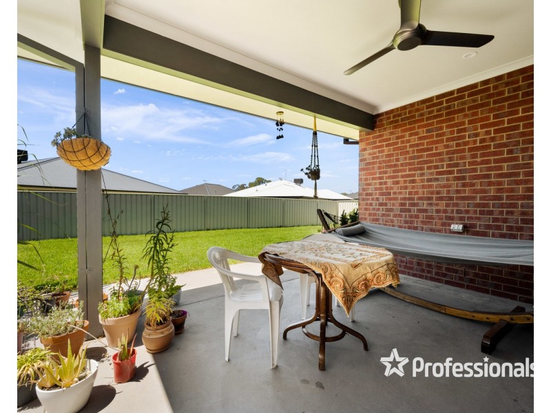 6 Darling Street, West Wodonga VIC 3690