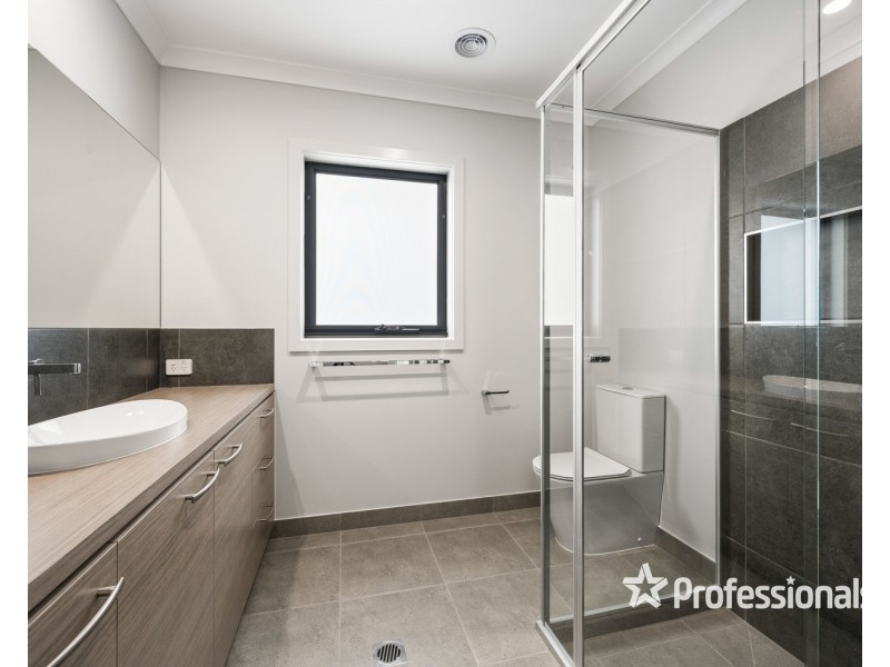 30 Wylie Street, Baranduda VIC 3691