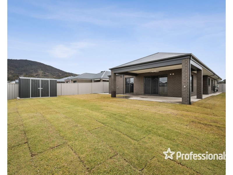 30 Wylie Street, Baranduda VIC 3691
