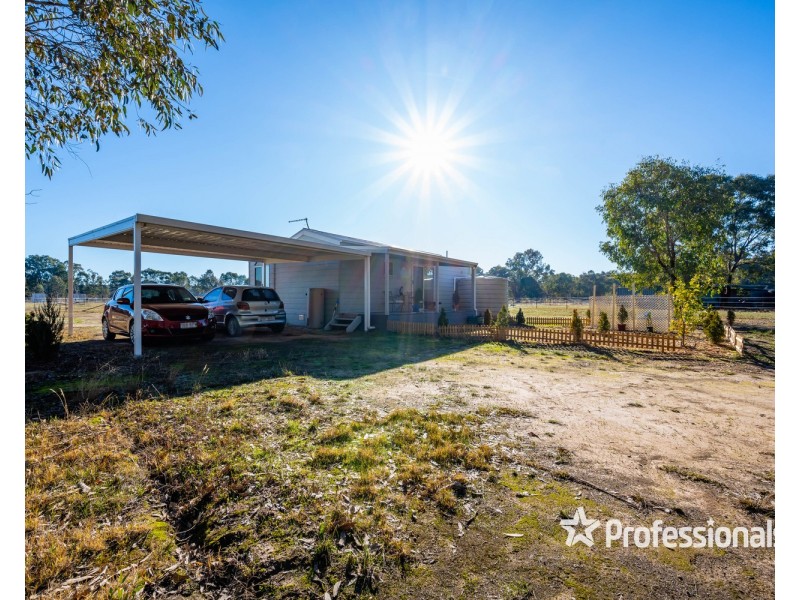 18 Moffat Road, Chiltern VIC 3683