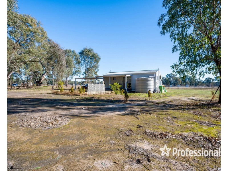 18 Moffat Road, Chiltern VIC 3683