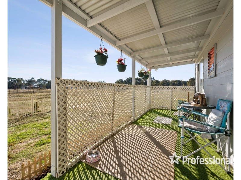 18 Moffat Road, Chiltern VIC 3683