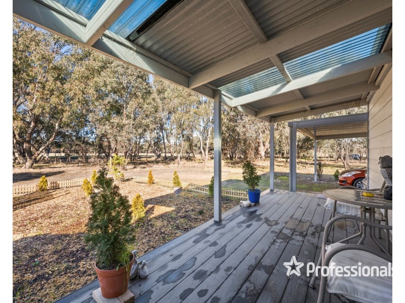 18 Moffat Road, Chiltern VIC 3683