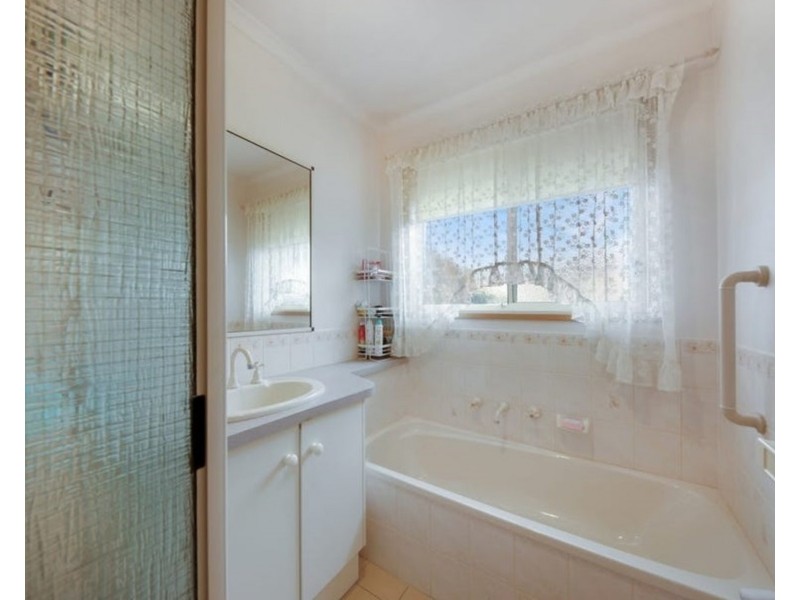 4 Kingsbury Court, Wodonga VIC 3690