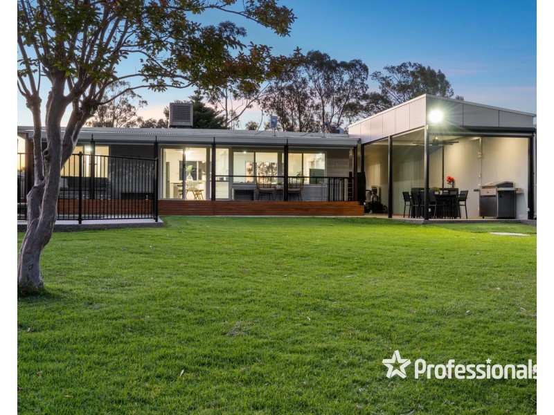 6 Bailey Street, Bundalong VIC 3730