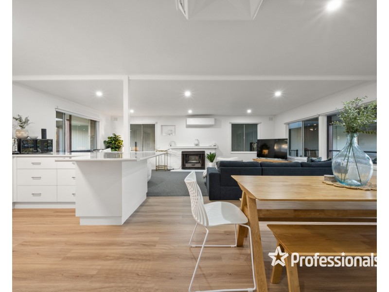 6 Bailey Street, Bundalong VIC 3730