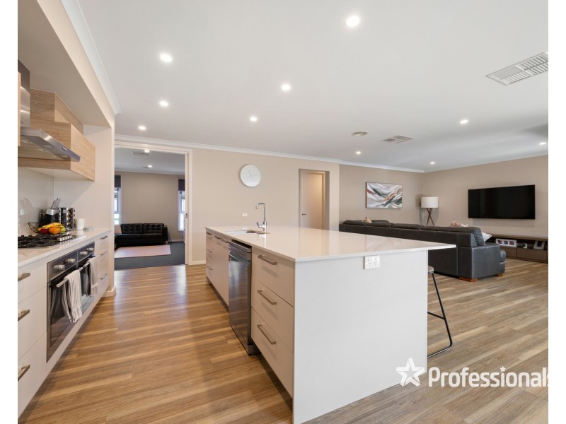 11 Strickland Street, Killara VIC 3691