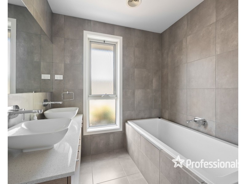 11 Strickland Street, Killara VIC 3691