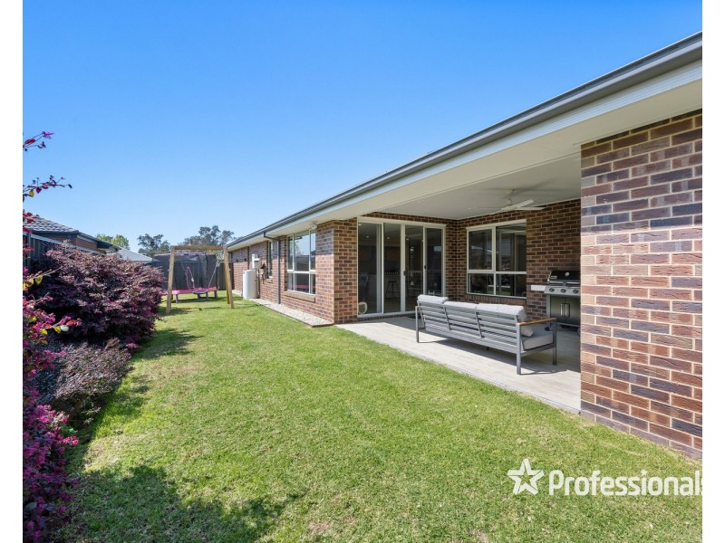 11 Strickland Street, Killara VIC 3691