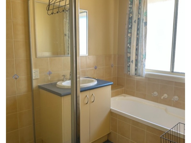 11 Ambrose Crescent, Wodonga VIC 3690