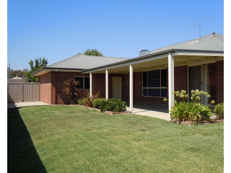 11 Ambrose Crescent, Wodonga VIC 3690