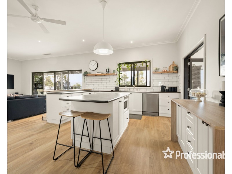 330 Ennis Road, Leneva VIC 3691