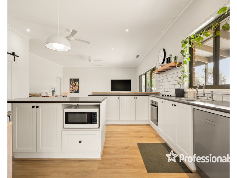 330 Ennis Road, Leneva VIC 3691