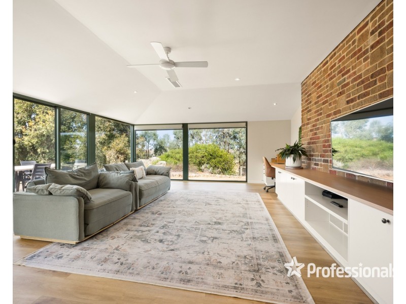 330 Ennis Road, Leneva VIC 3691