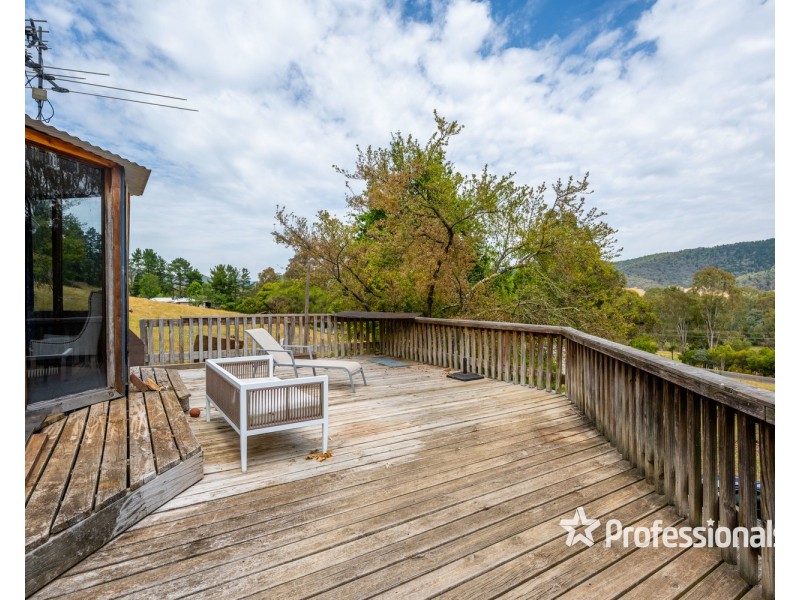 323 Buffalo River Road, Buffalo River VIC 3737