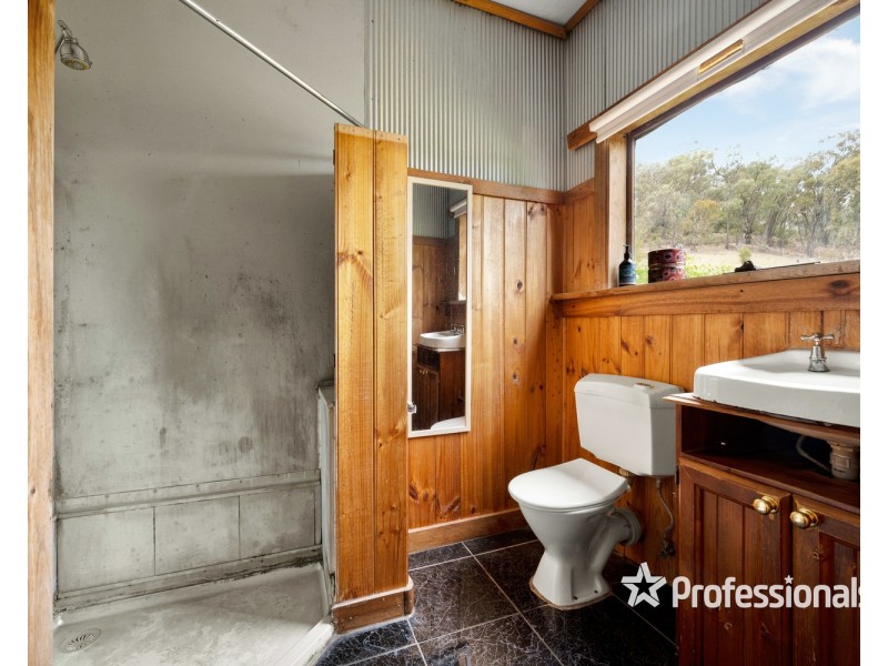 323 Buffalo River Road, Buffalo River VIC 3737