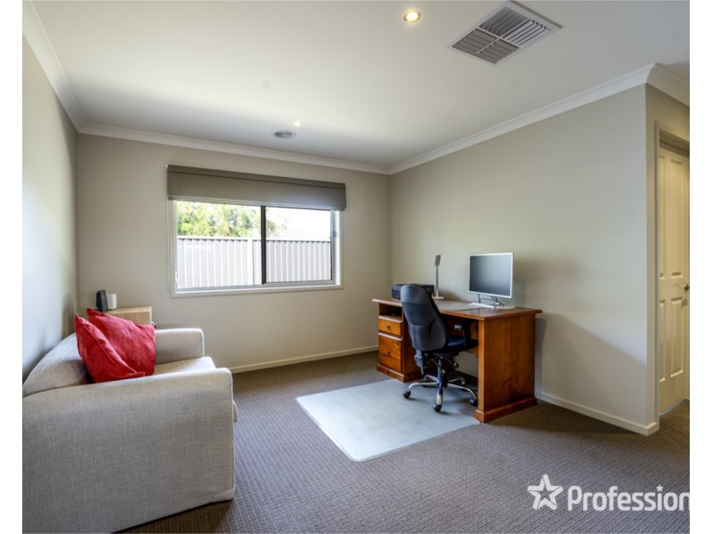 65 Robinson Way, Yarrawonga VIC 3730