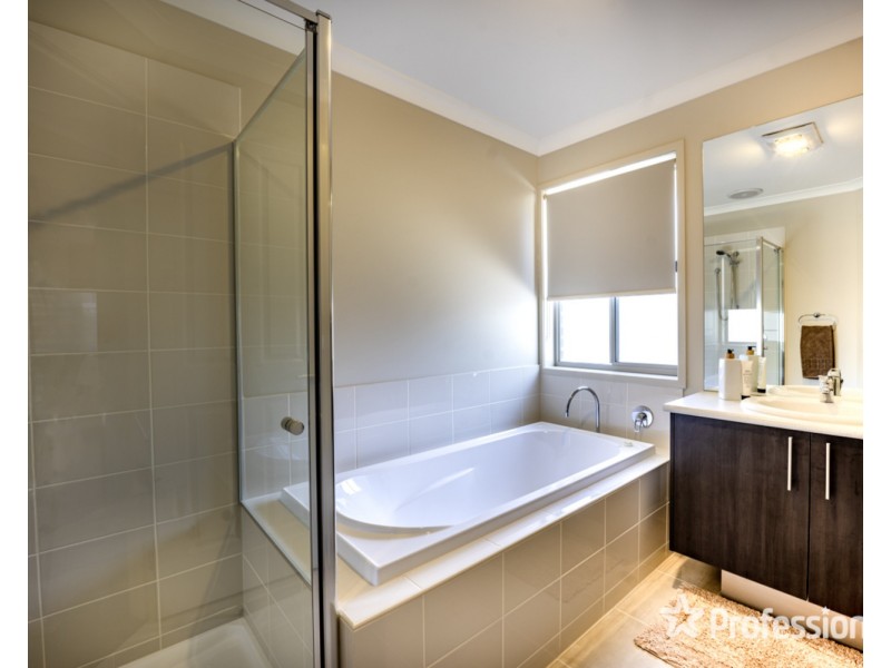 65 Robinson Way, Yarrawonga VIC 3730