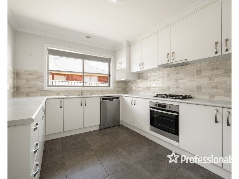 66 Songlark Crescent, Thurgoona NSW 2640