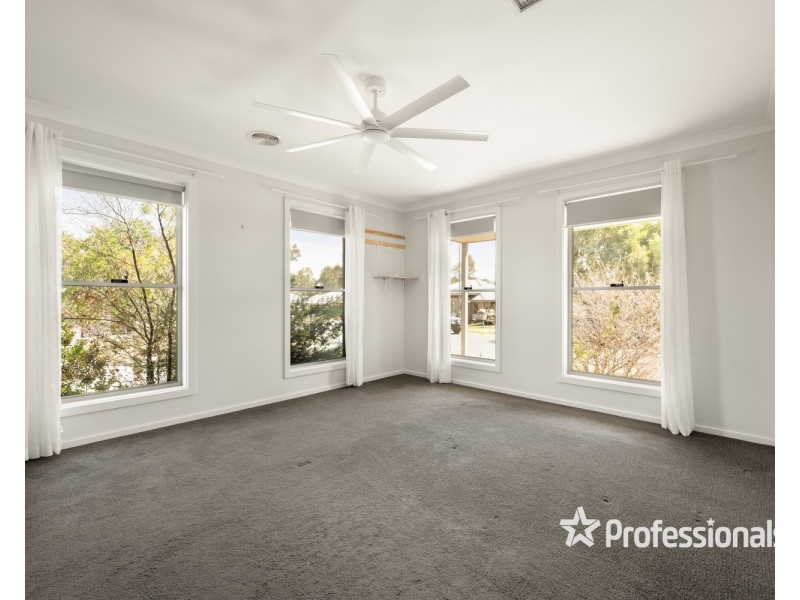 66 Songlark Crescent, Thurgoona NSW 2640