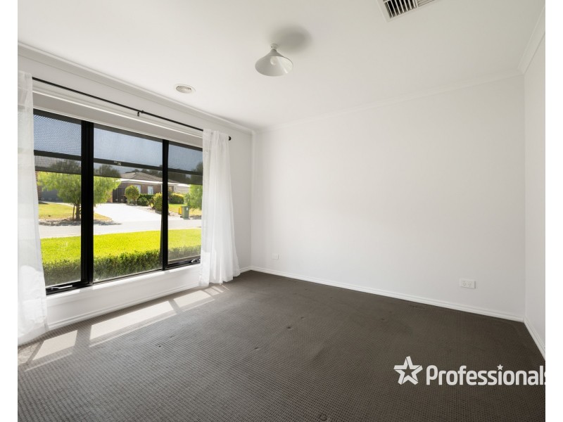 9 Loch Court, Thurgoona NSW 2640