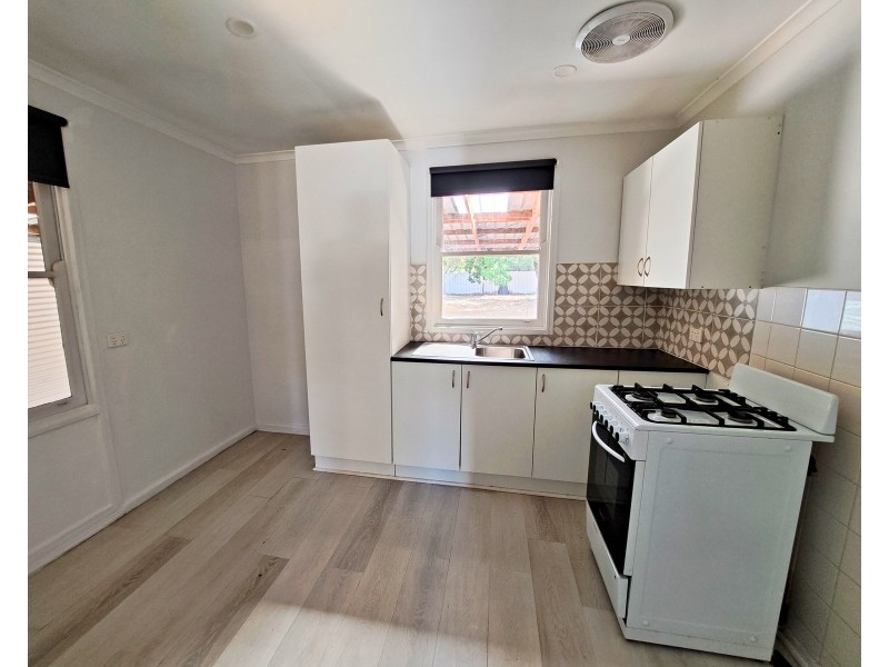 17 Jacaranda Street, West Albury NSW 2640