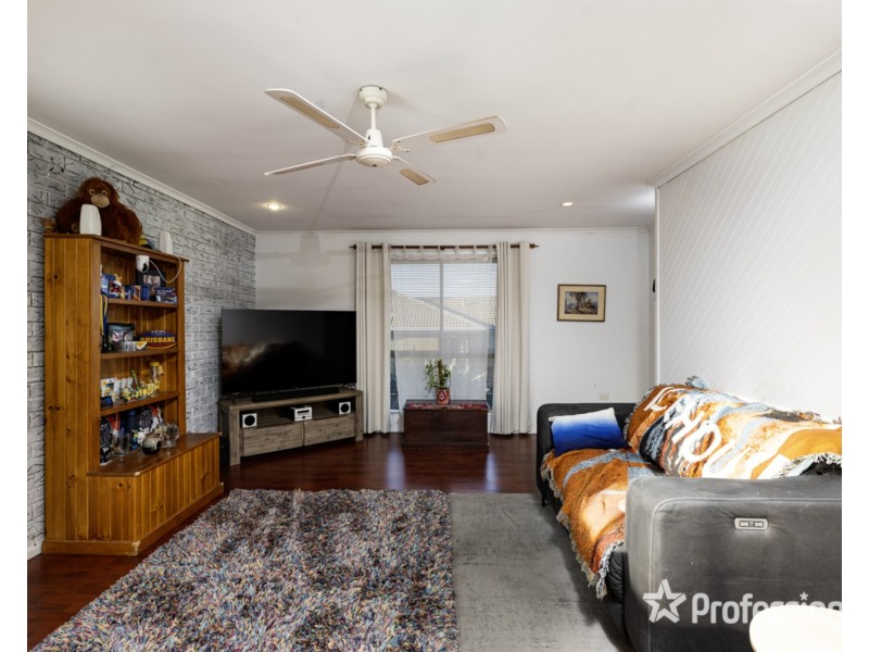 3/8 Page Court, West Wodonga VIC 3690