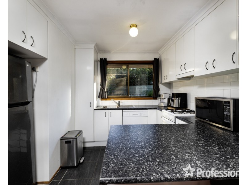 3/8 Page Court, West Wodonga VIC 3690