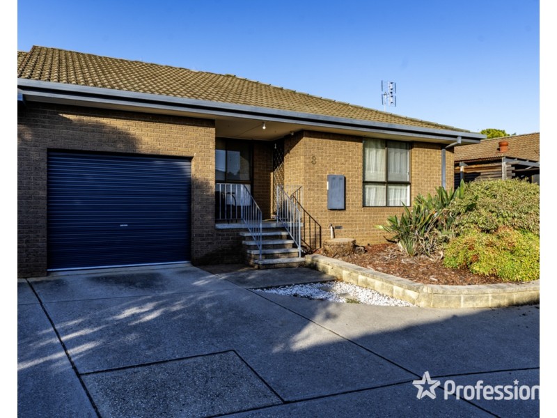 3/8 Page Court, West Wodonga VIC 3690