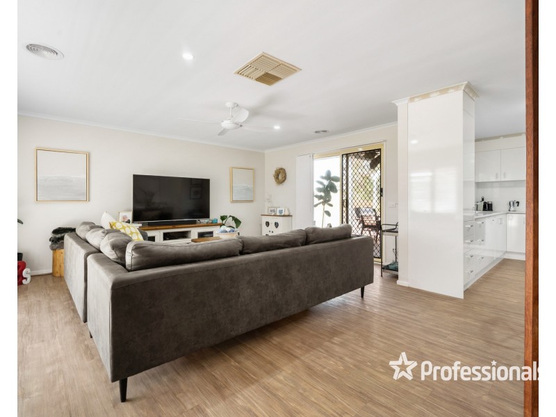 18 Osprey Circuit, West Wodonga VIC 3690