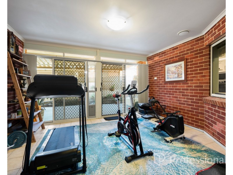 2 Kerferd Court, West Wodonga VIC 3690