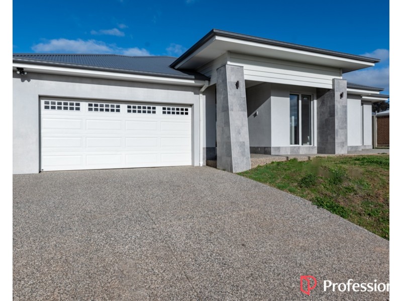 33 Erlandsen Circuit, Wodonga VIC 3690