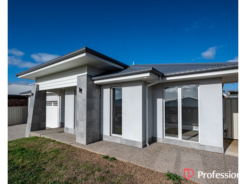 33 Erlandsen Circuit, Wodonga VIC 3690
