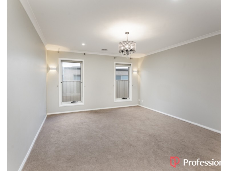 33 Erlandsen Circuit, Wodonga VIC 3690