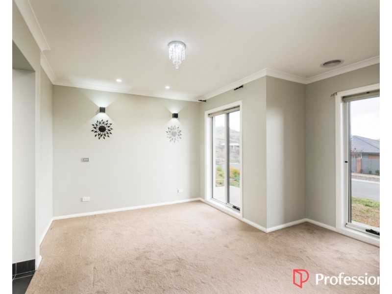 33 Erlandsen Circuit, Wodonga VIC 3690