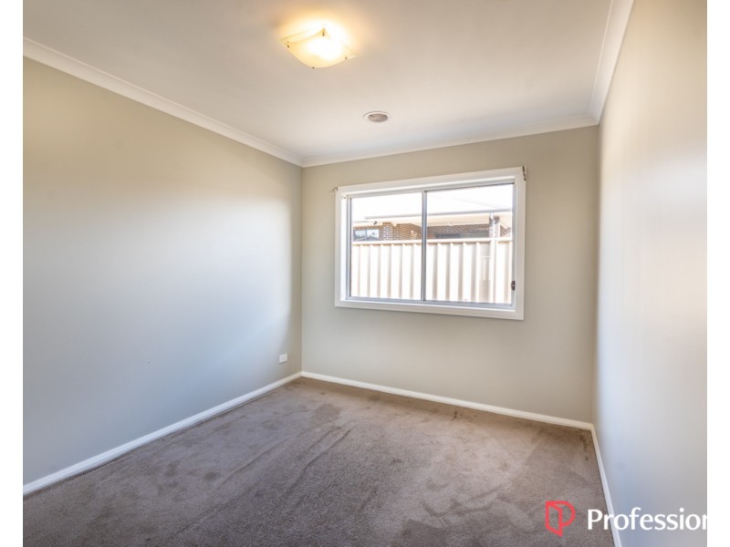 33 Erlandsen Circuit, Wodonga VIC 3690