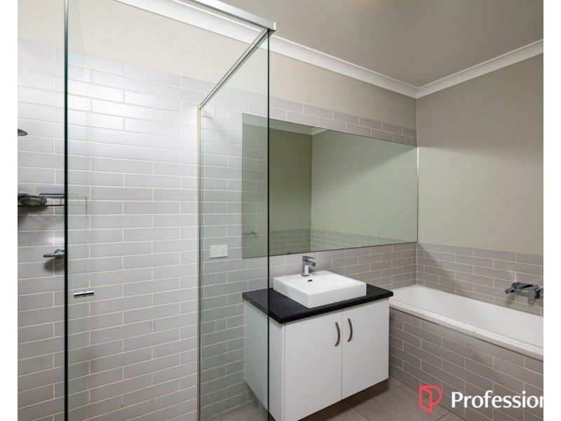 33 Erlandsen Circuit, Wodonga VIC 3690