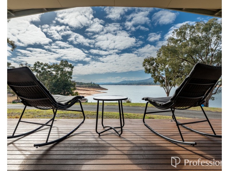 Cabin 68 Lake Hume Tourist Park, Lake Hume Village NSW 3691