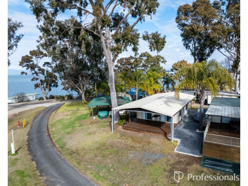 Cabin 68 Lake Hume Tourist Park, Lake Hume Village NSW 3691