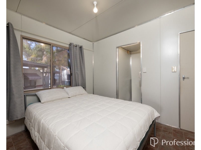 Cabin 68 Lake Hume Tourist Park, Lake Hume Village NSW 3691